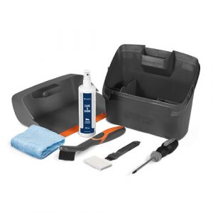 Maintenance kit for cleaning